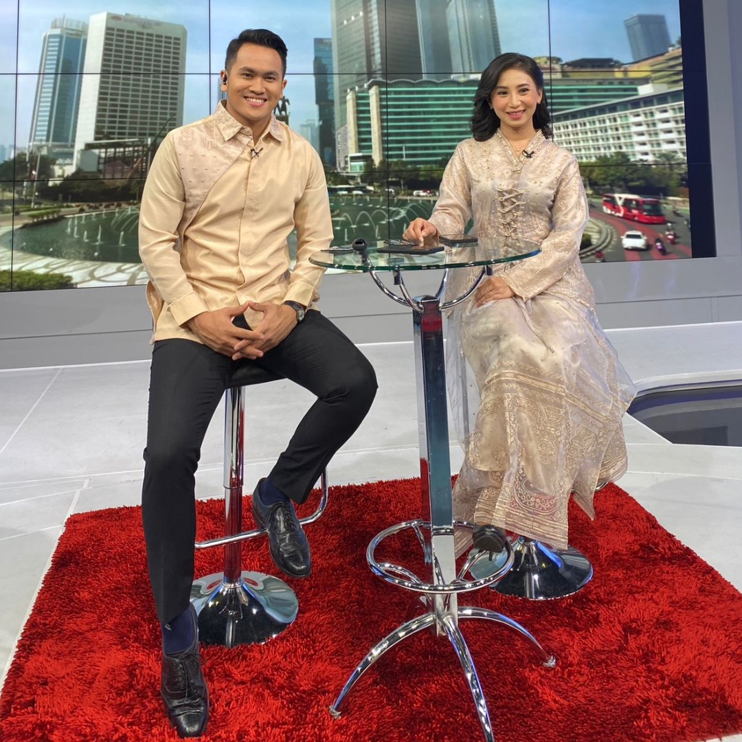 Foto Office Look Batik Tepa Selira